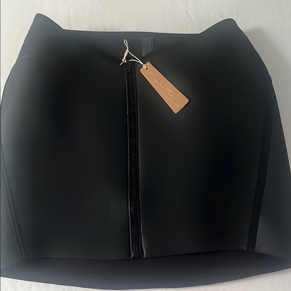 SKIMS Black Swim Skirt onyx medium - Picture 2 of 7